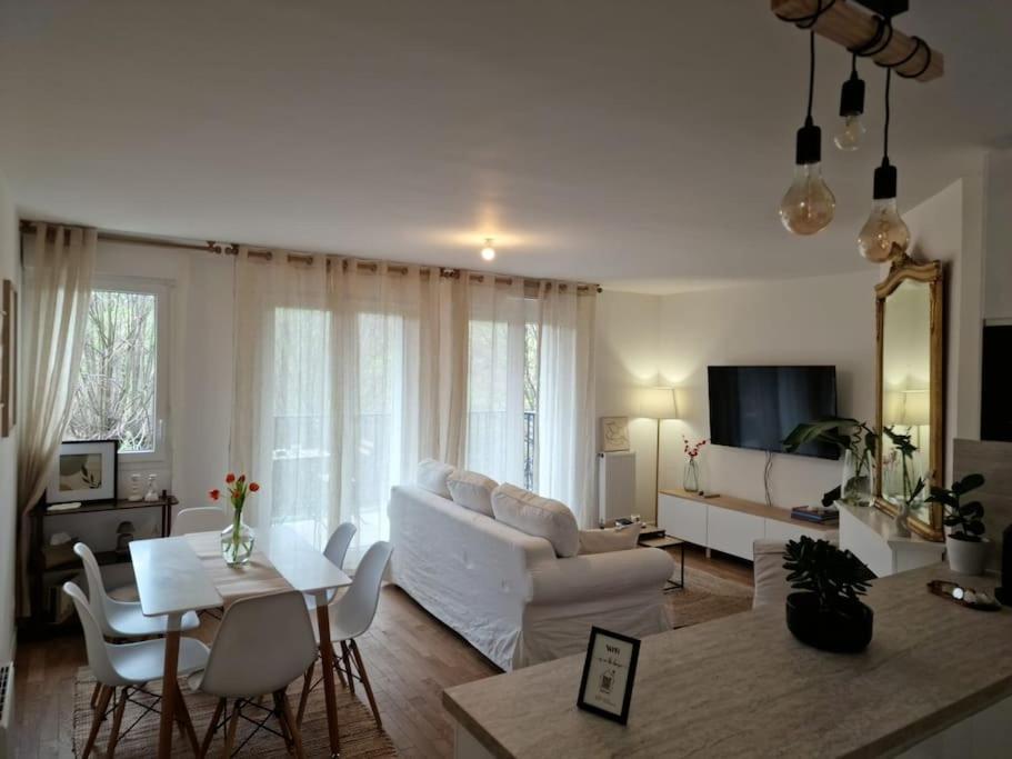 Cozy Apartment Near Paris Clamart Esterno foto